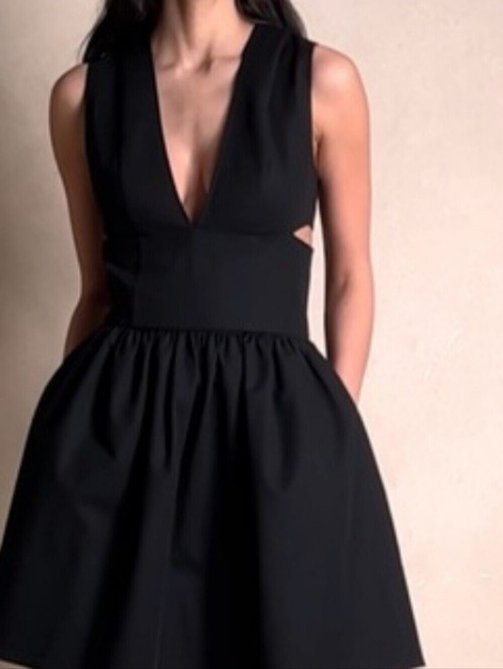 Banana Republic Anisa Cut-Out Mini Dress – Black – Size 6 - Picture 5 of 6
